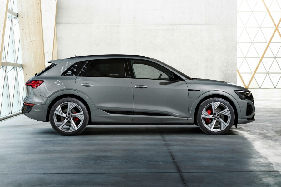 ดีไซน์ภายนอกรถยนต์ : Audi Q8 e-tron
