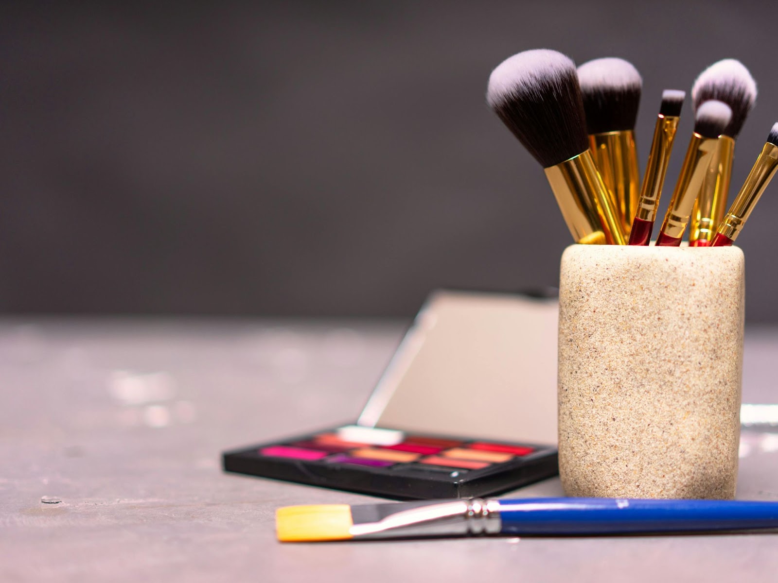 makeup brushes image