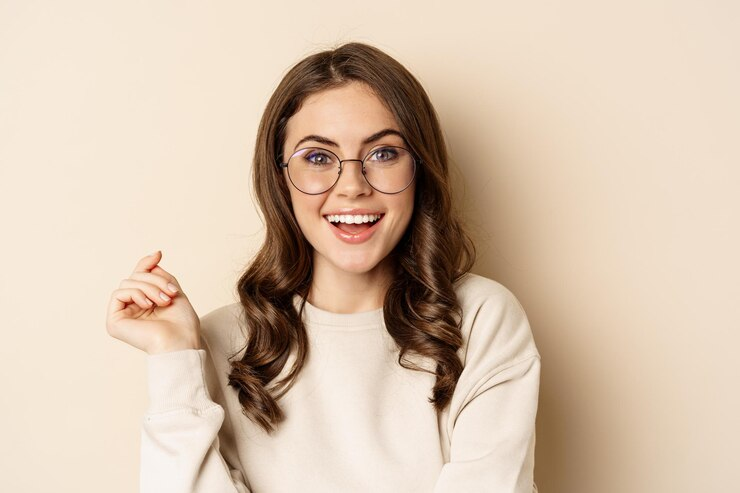 Top 5 Women Prescription Spectacles to Flaunt this Season 1