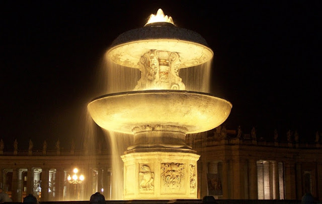 Đài phun nước ở Quảng trường Thánh Phêrô đã truyền cảm hứng cho các kiến trúc sư trên toàn thế giới