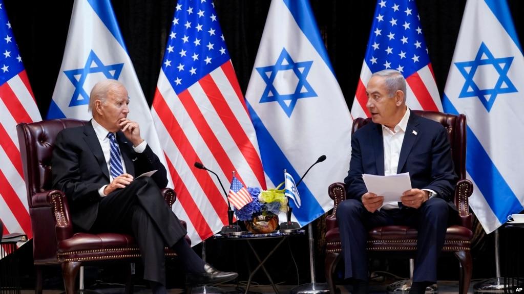 Tổng thống Mỹ Joe Biden, trái, và Thủ tướng Israel Benjamin Netanyahu họp song phương mở rộng, ngày 18/10/2023, tại Tel Aviv. 