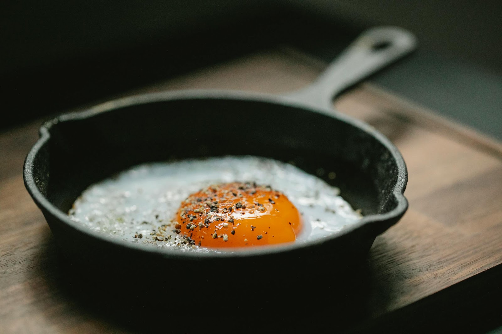 telur makanan yang mengandung zat besi