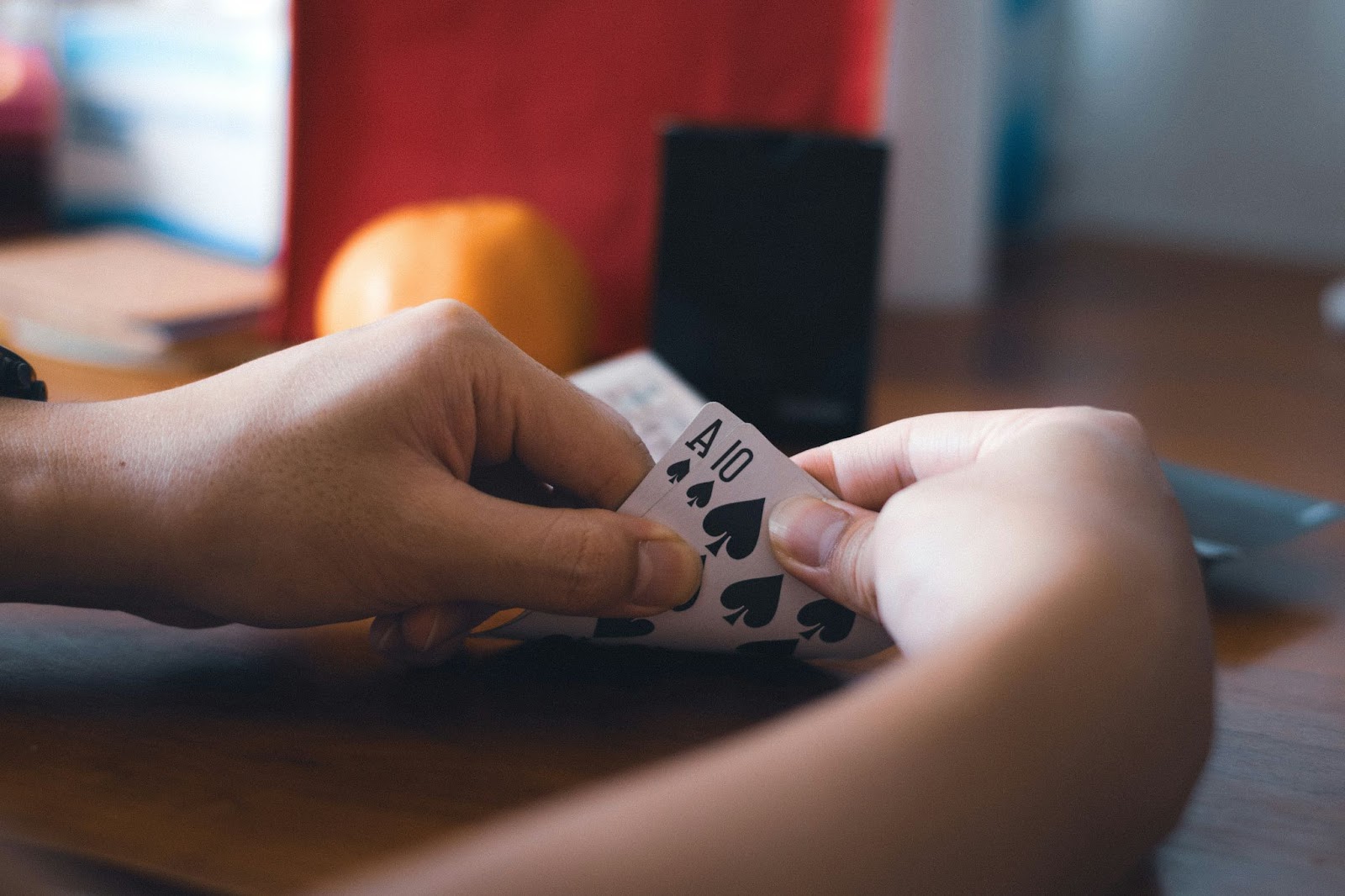 What is the reason why online blackjack has become more popular recently?
