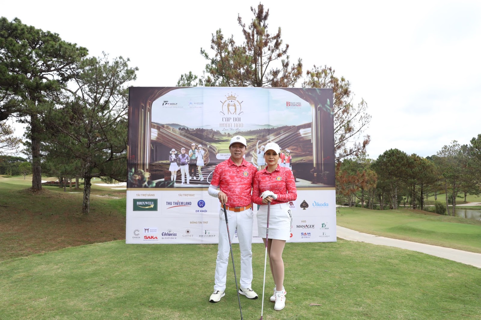 Golfer Trần Quang Dũng và golfer Trần Thị Thanh Tâm đoạt giải Cặp đôi ăn ảnh tại giải golf Cặp đôi Hoàn Hảo lần thứ 2 