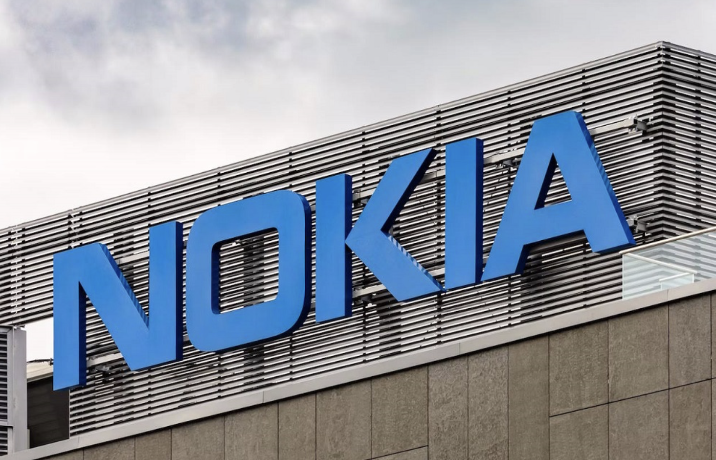 Nokia cambia de logo para que la dejen de asociar con los teléfonos móviles  - Libre Mercado