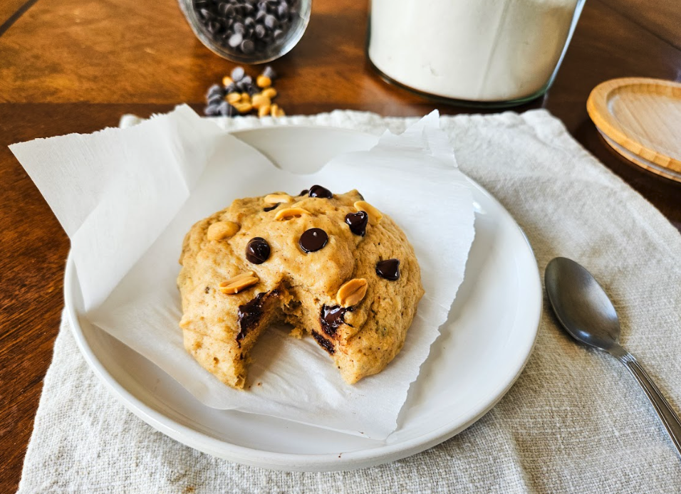Microwave Peanut Butter and Chocolate Cookies
