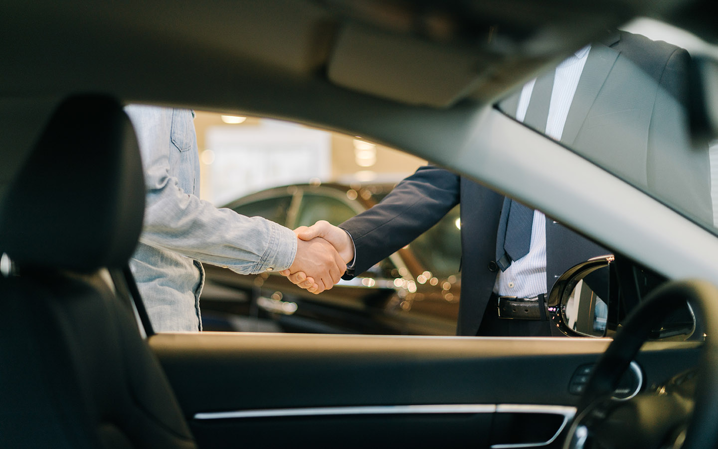 follow the top car advertisement tips to pace up the selling process