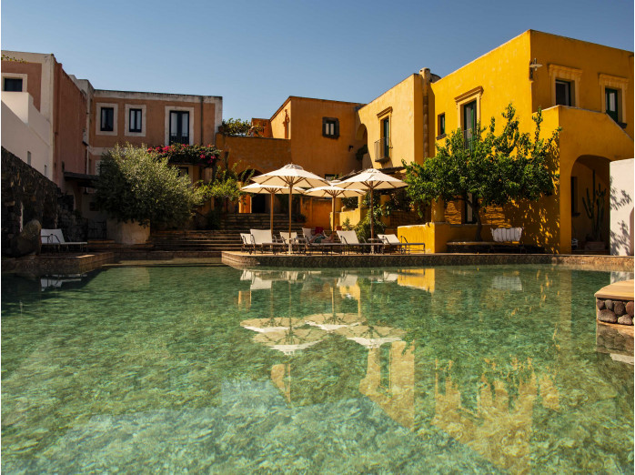 Coastal Chic Boutique Beach Stays