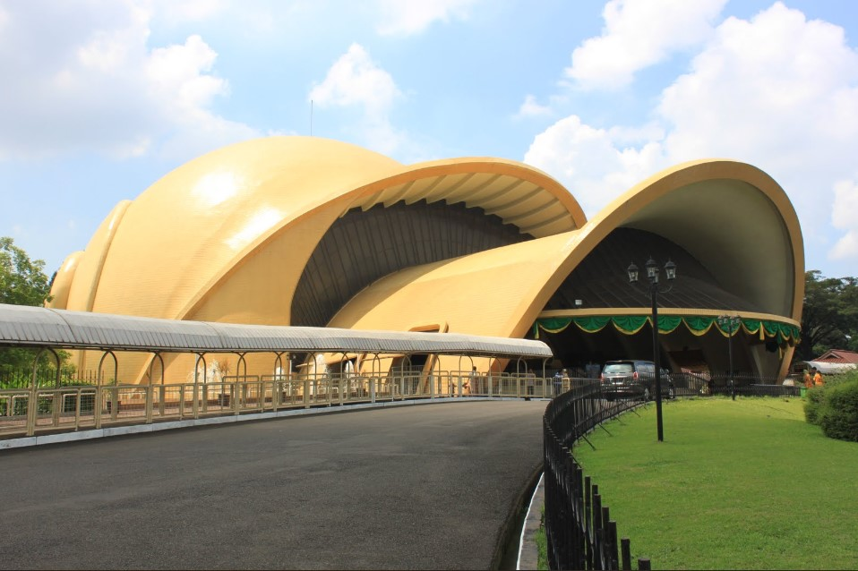 Taman Mini Indonesia Indah (TMII), tempat wisata murah di Jakarta (Photo: Google Muhammad Ramdhani)