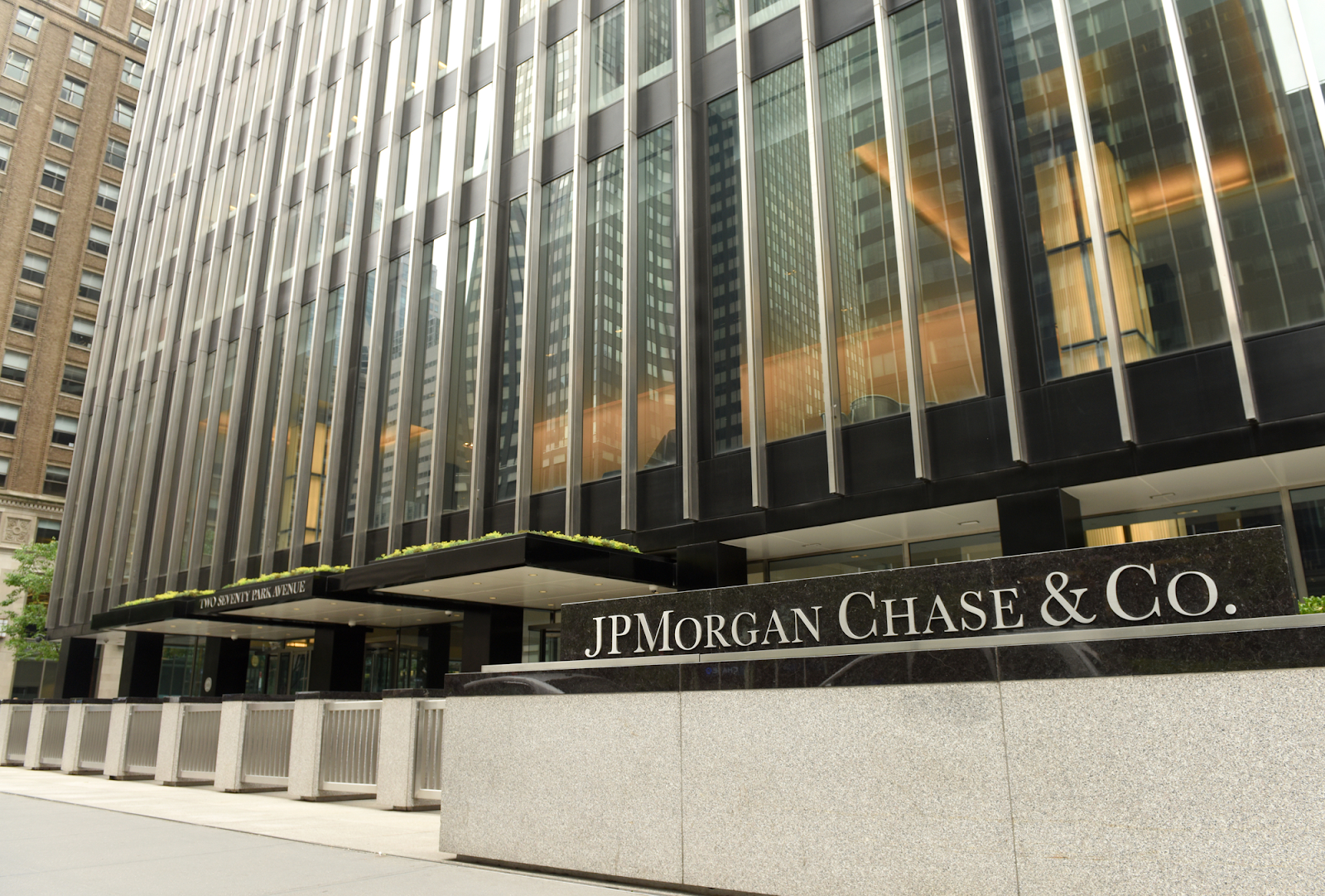 Thương vụ sáp nhập giữa JP Morgan và Chase.