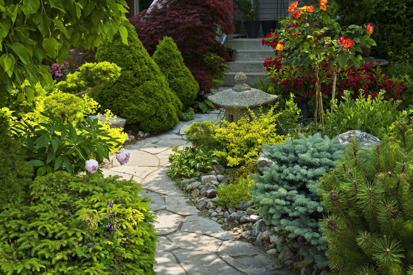 | 6 Flagstone Ideas That Will Elevate Your Landscaping | The Rock Garden