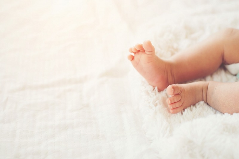 Hội chứng bàn chân bẹt ở trẻ có thể được phát hiện sớm từ khi trẻ còn nhỏ