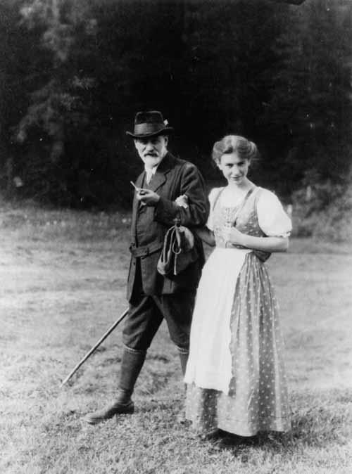 Sigmund Freud and his daughter Anna, 1913