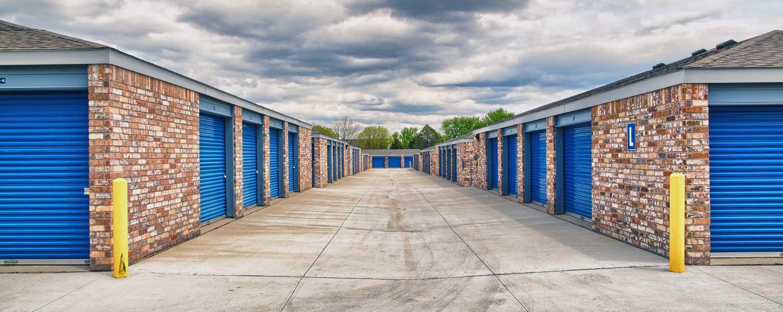 clean-maintained-facility-at-self-storage-in-lakewood.jpg