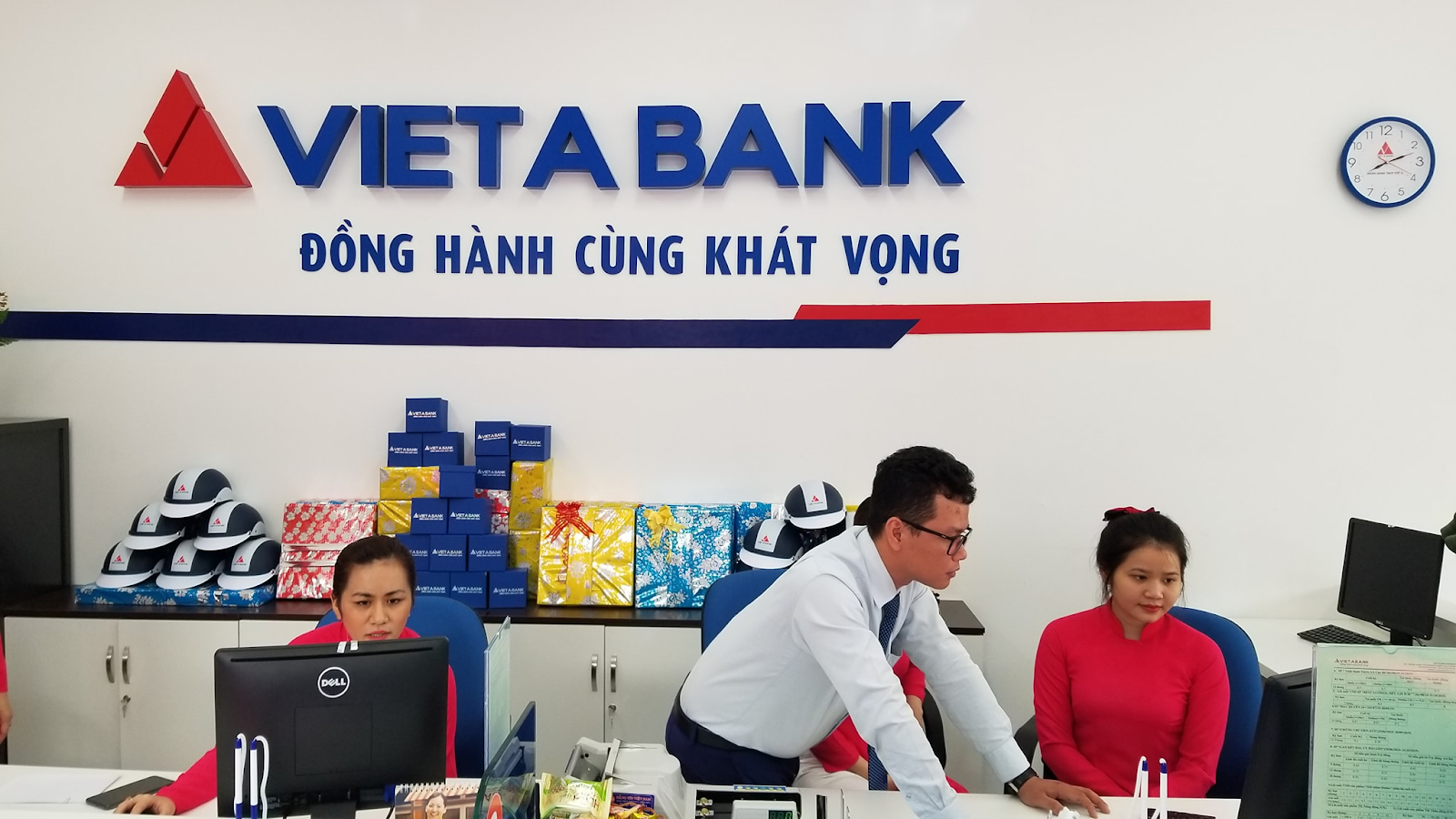 Lãi suất ngân hàng Việt Á