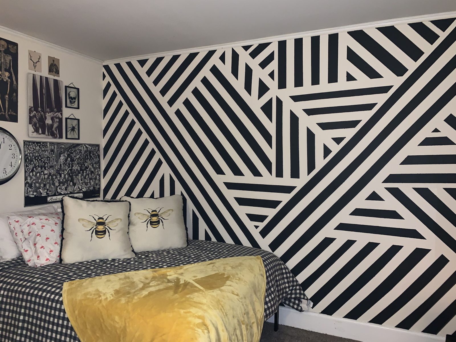 inspirasi garis hitam putih geometris