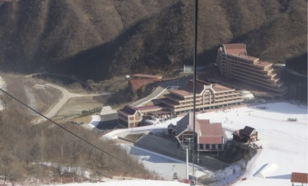 North Korean SKi Resort / Twitter