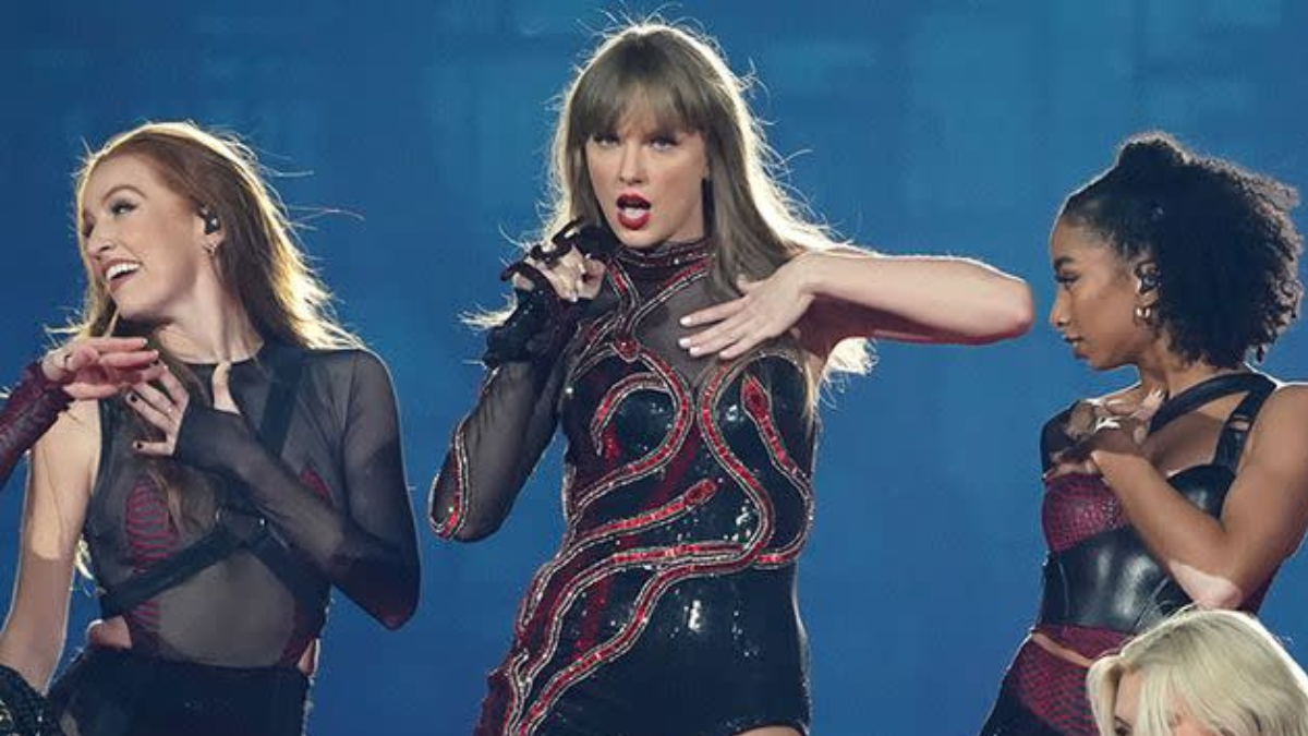 Taylor Swift Teases 'Look What You Made Me Do' in 'Patriots' Docuseries ...