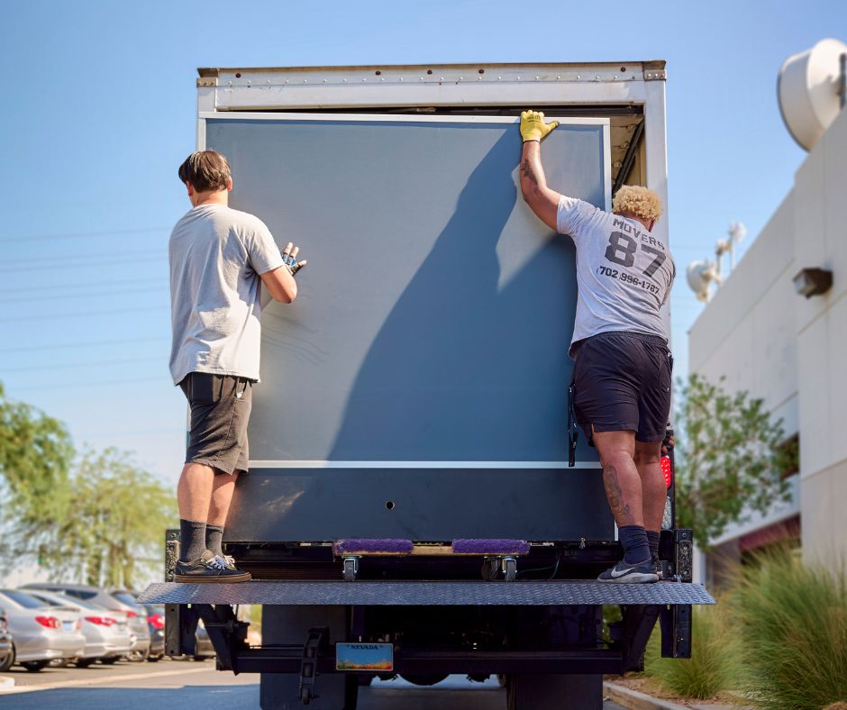 Selecting the Right Moving Company 
