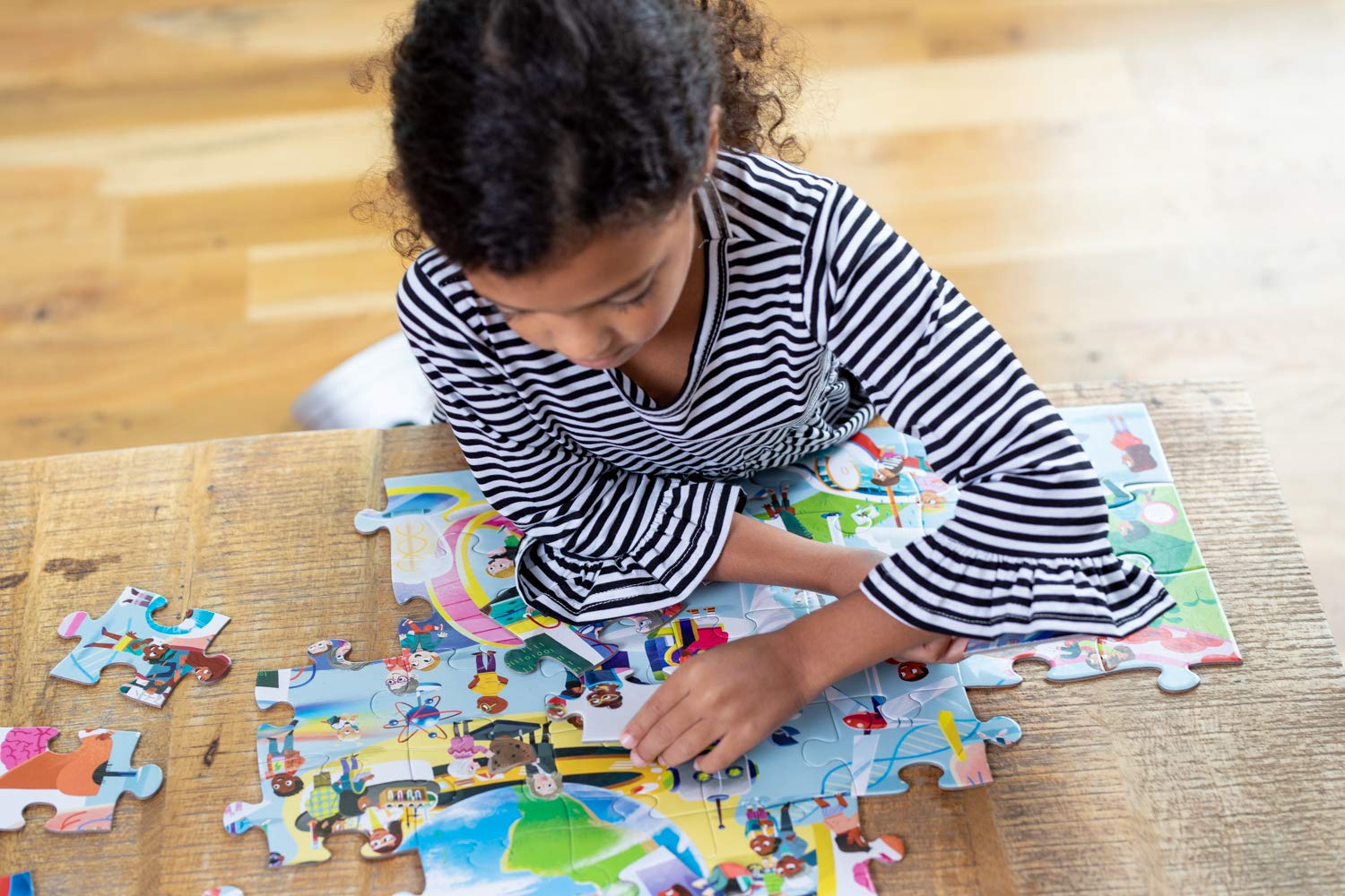 Kegiatan Kreatif yang Menyenangkan untuk Anak Usia 3-5 Tahun - Menyusun Puzzle