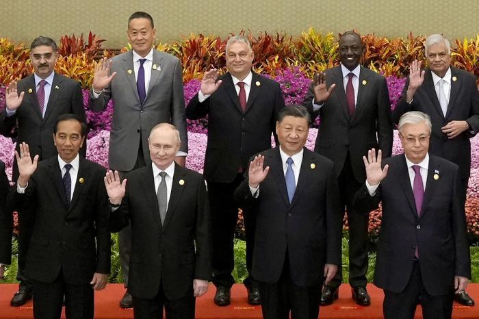Президент Путин и председатель Си Цзиньпин встретились в 42-й раз за десятилетие диалога, начавшегося в марте 2013 года.