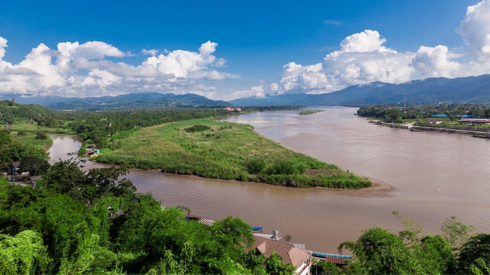 Tam giác vàng trên sông Mekong