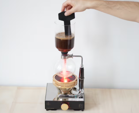 coffee brewing with syphon