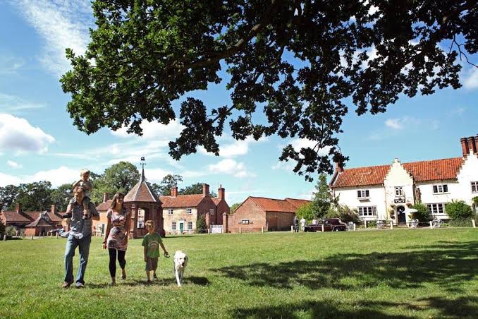 Heydon Village Green is another beautiful part that is situated only a short walk from boat mooring. A MUST-visit for your Norfolk broads day out