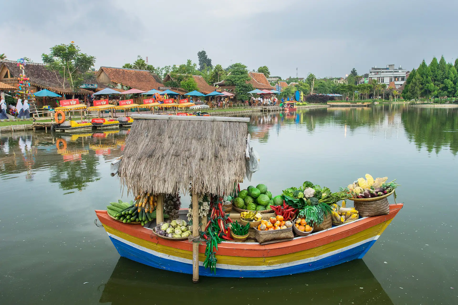 Floating Market Lembang (Photo: Traveloka)