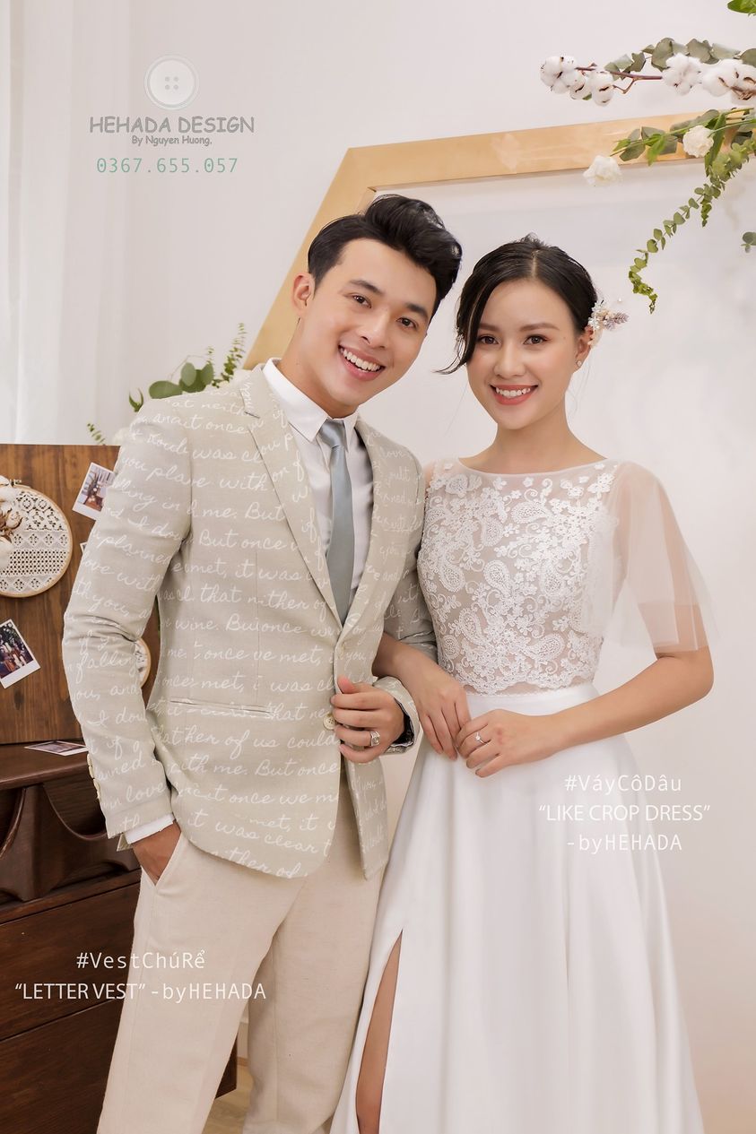 Couple vest chú rể Letter & váy cô dâu Like Crop 