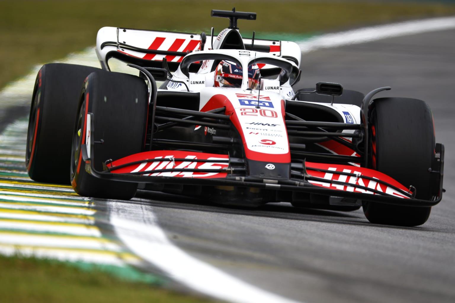 Haas – F1 Racing Team – Magnussen, Hulkenberg