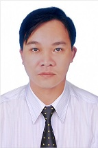 A person wearing a hat and tie

Description automatically generated with low confidence