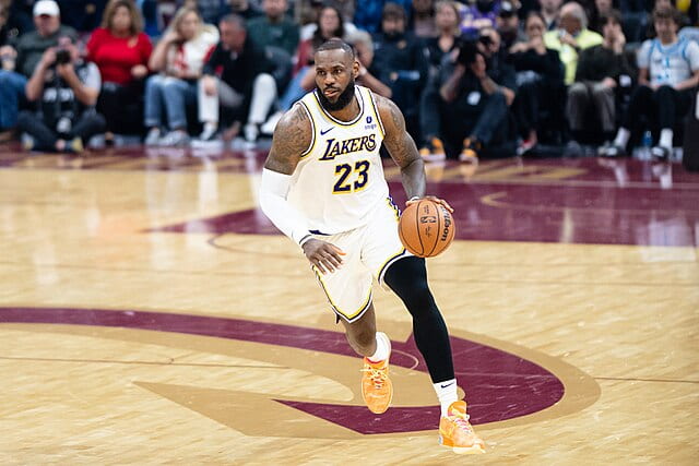 spotcovery-LeBron James playing for the Los Angeles Lakers-all-time scoring list in the NBA