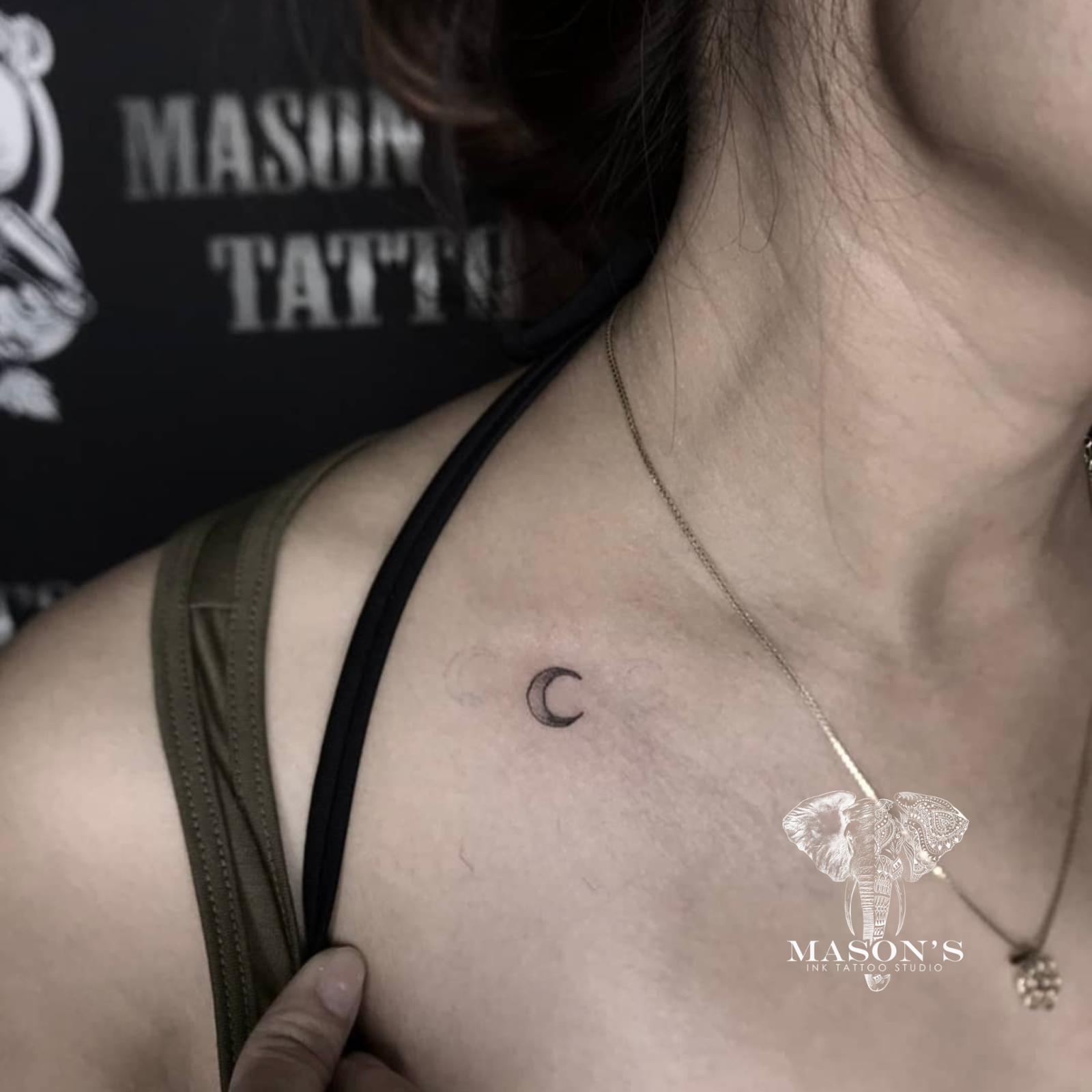 collarbone tattoo