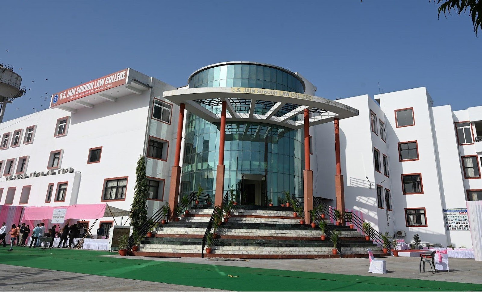  S.S. Jain Subodh Law College