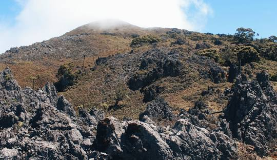 Gunung Binaiya (Photo: Google)