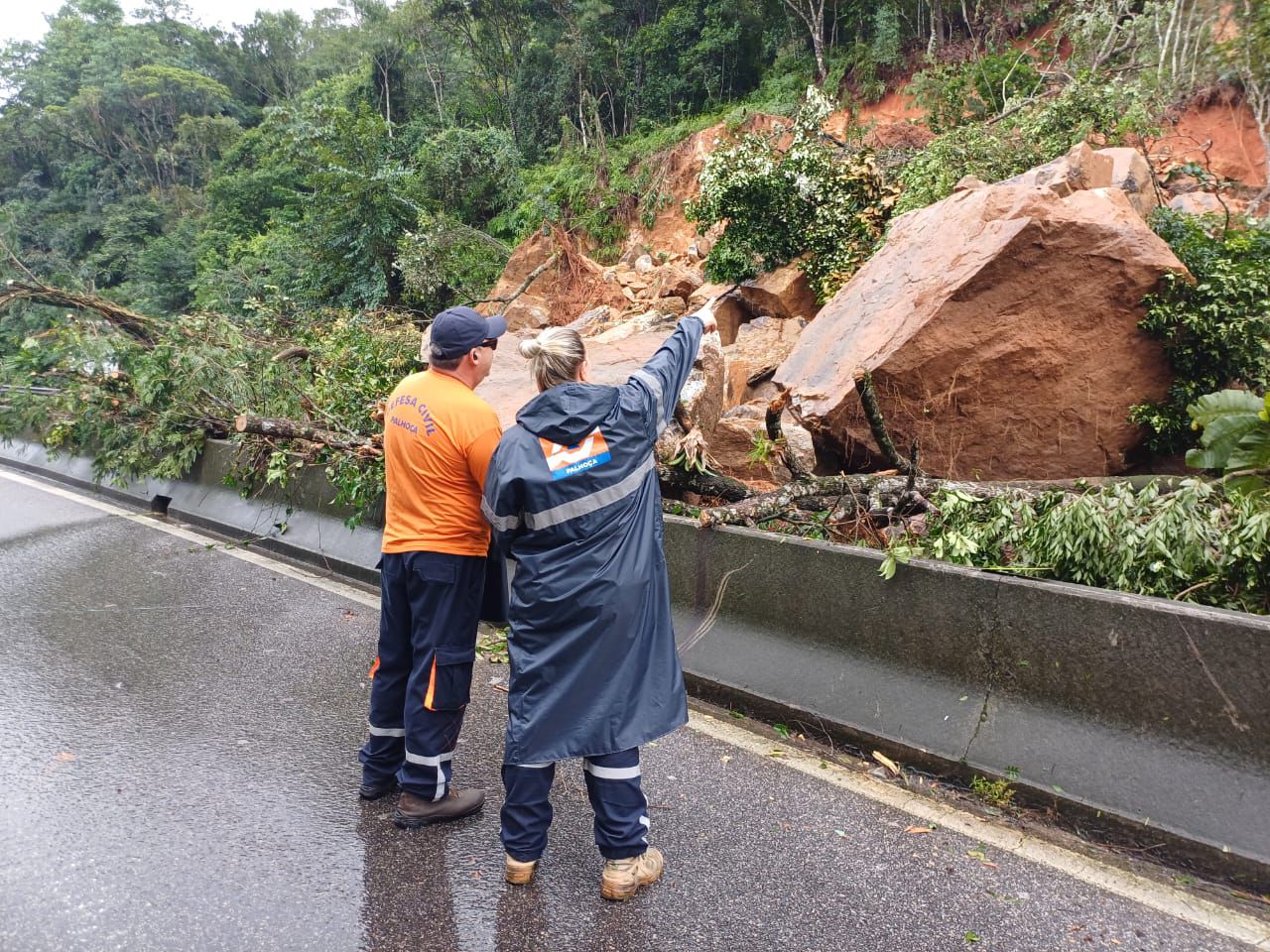 Equipes do Governo do Estado trabalham em auxílio à população afetada pela chuva, Grande Florianópolis é a região mais atingida