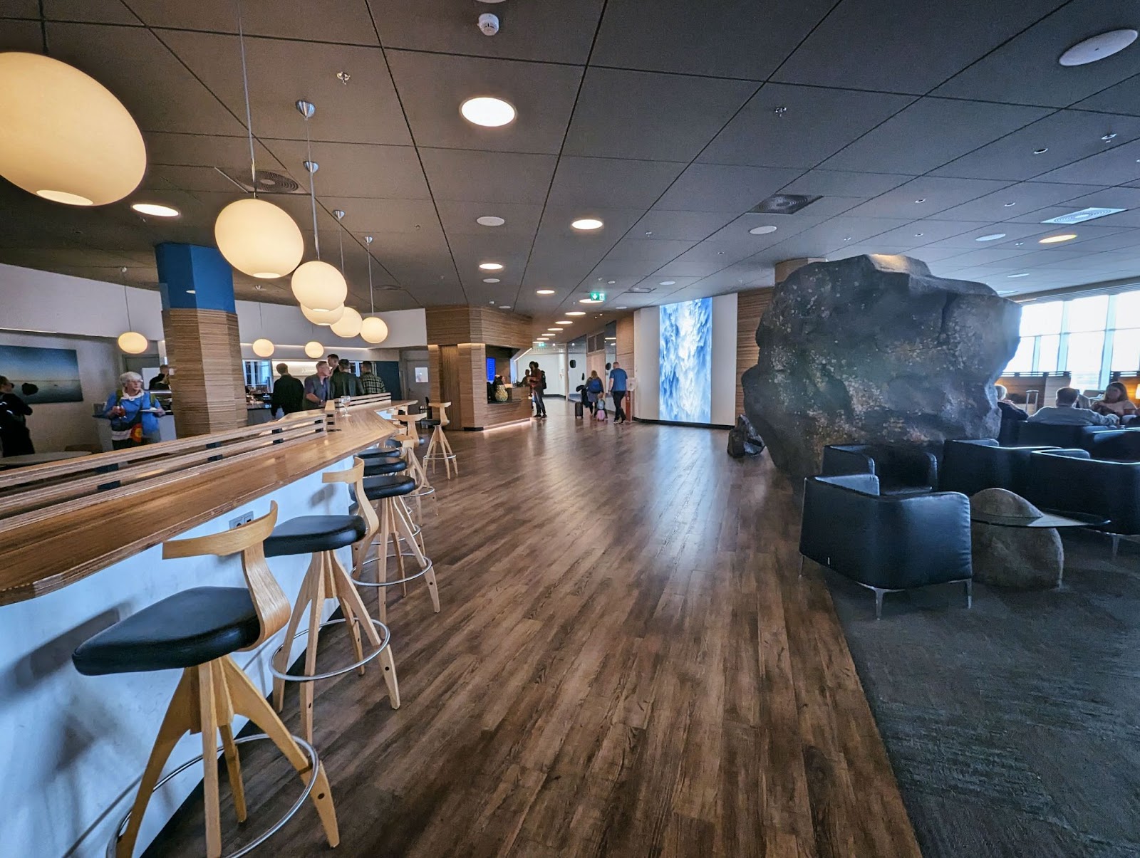 Icelandair saga lounge