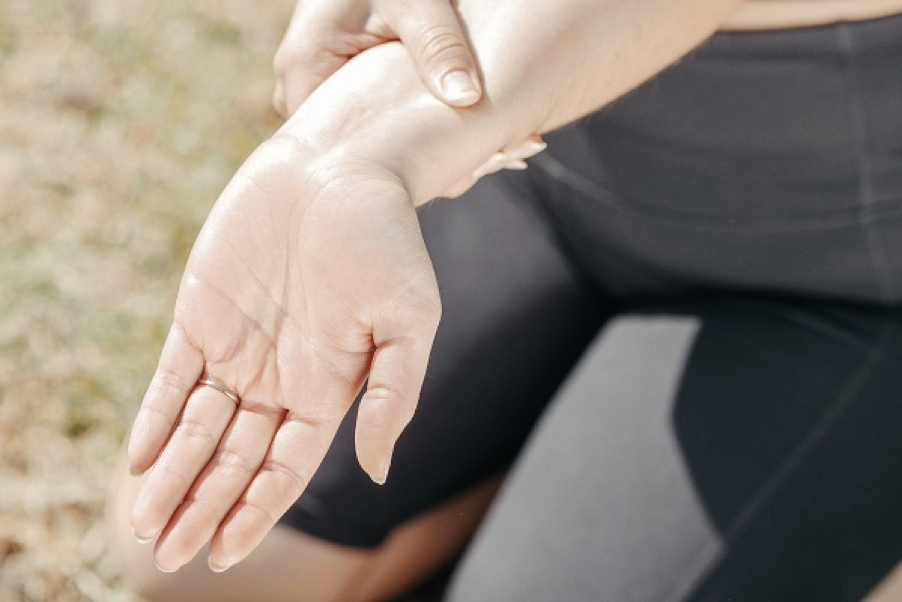 Try Physiotherapy for Hand or Wrist Pain