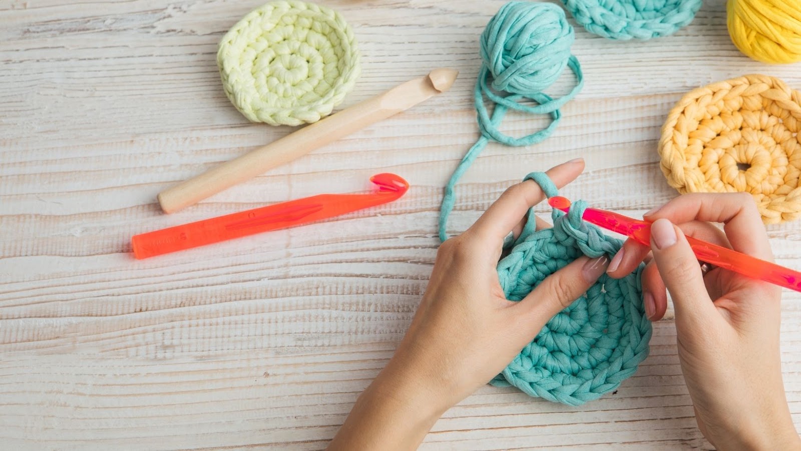 is knitting easier than crochet