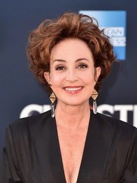 Annie Potts
