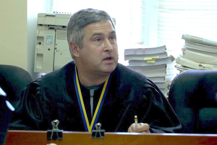Суддя Євген Аблов у розпал Євромайдану, 9 грудня 2013 року, зобов’язав МВС та столичну мерію згорнути барикади та намети з Майдану Незалежності та інших вулиць