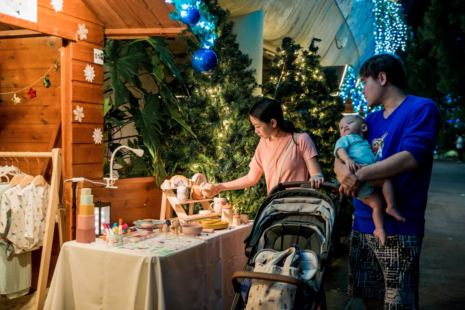 Discover the Enchanting Christmas Market Singapore 2023