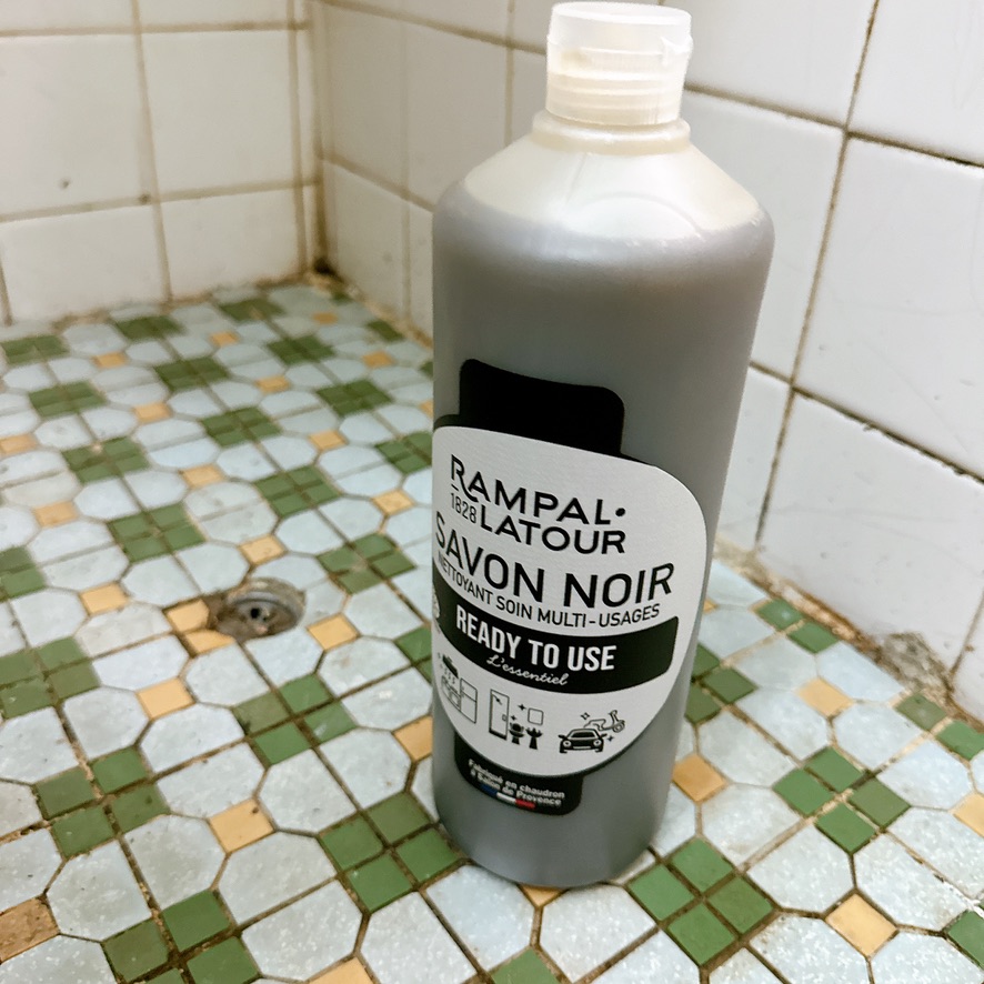 萬用清潔劑推薦~南法香頌 速潔橄欖油黑肥皂，居家清潔一瓶全搞