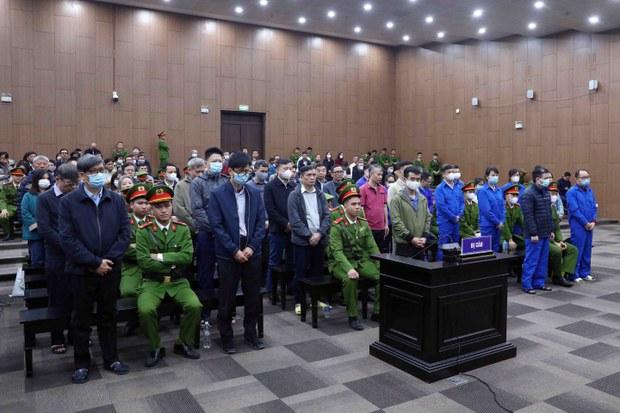 Chấn động: Hồ sơ bổ nhiệm của hàng loạt quan chức cao cấp Việt Nam bị làm giả
