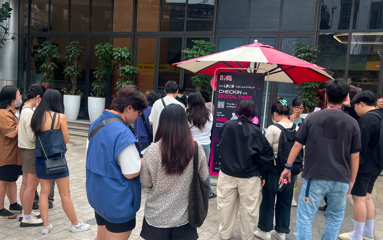 SeekHYPE x LÔCÔ: Case Study thành công áp dụng NFT trong bán vé Online