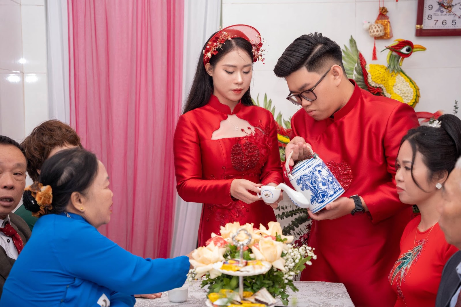 Lễ ăn hỏi là một phần quan trọng trong quá trình tổ chức đám cưới ở Việt Nam