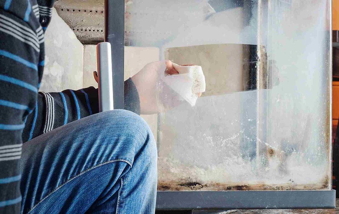 Tips for cleaning the fireplace glass efficiently
