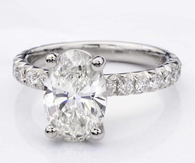 oval shaped engagement rings