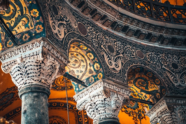 Intricately decorated pedentives in Byzantine architecture